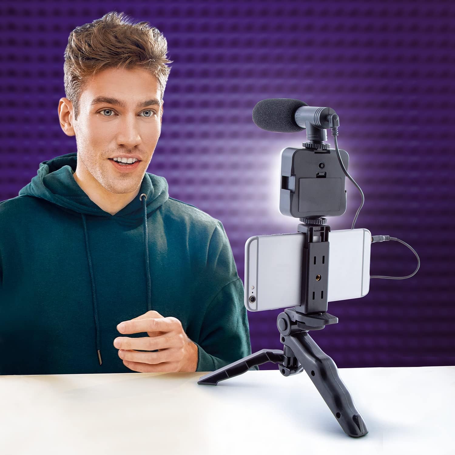 All-in-One Creator Kit – Phone Tripod, Mic & Ring Light for Pro Videos!